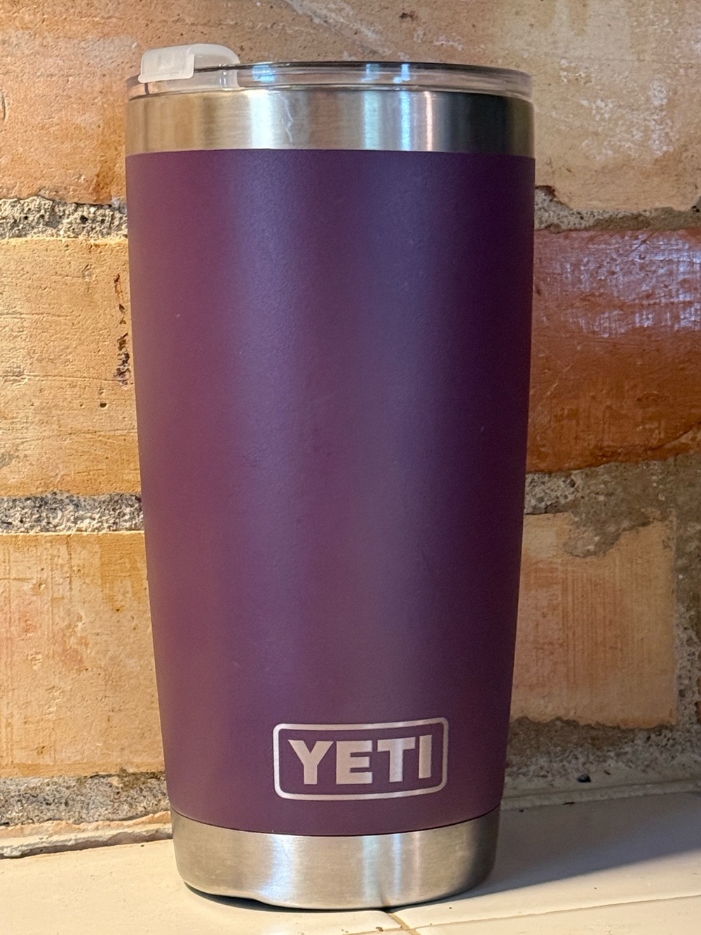 YETI 20 oz Tumbler Insulated Coffee Cup Purple